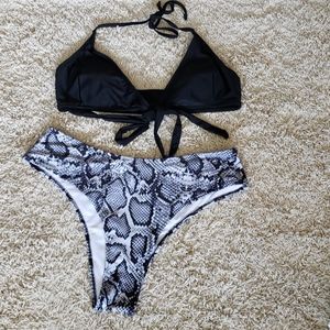 👌Never been worn two piece swimsuit